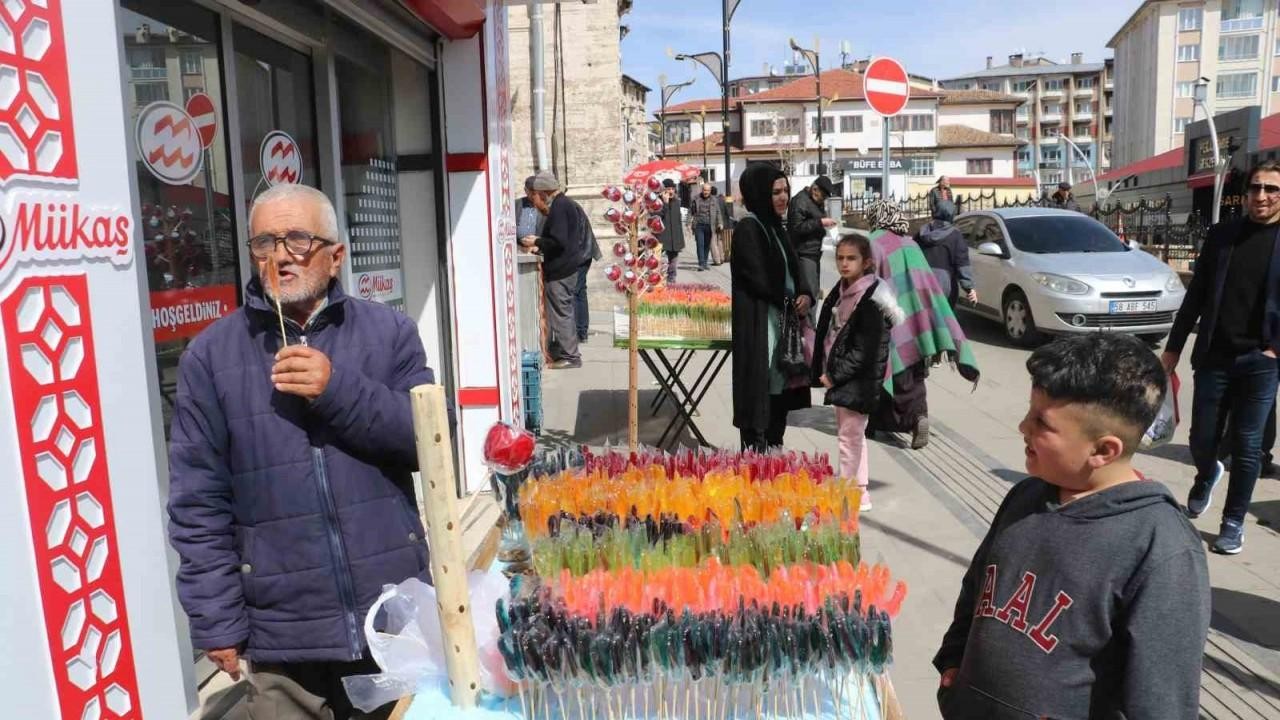 Celal Coşkun,  “Millet alışsın,  alsın diye ötüyorum”
