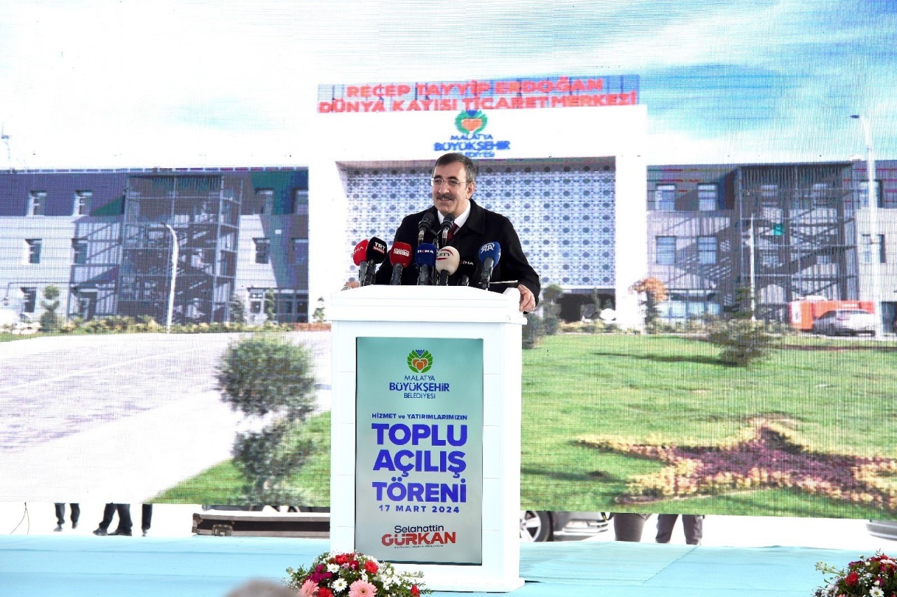 Cevdet Yılmaz'dan Deprem Açıklaması: "Yıl Sonunda 200 Bin Konut Teslim Edilecek"