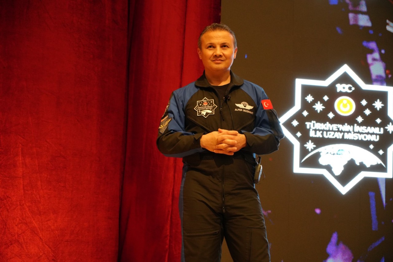 İlk Türk Astronot Alper Gezeravcı: "Çöplüğe vesile olan pek çok uzay aracı var”