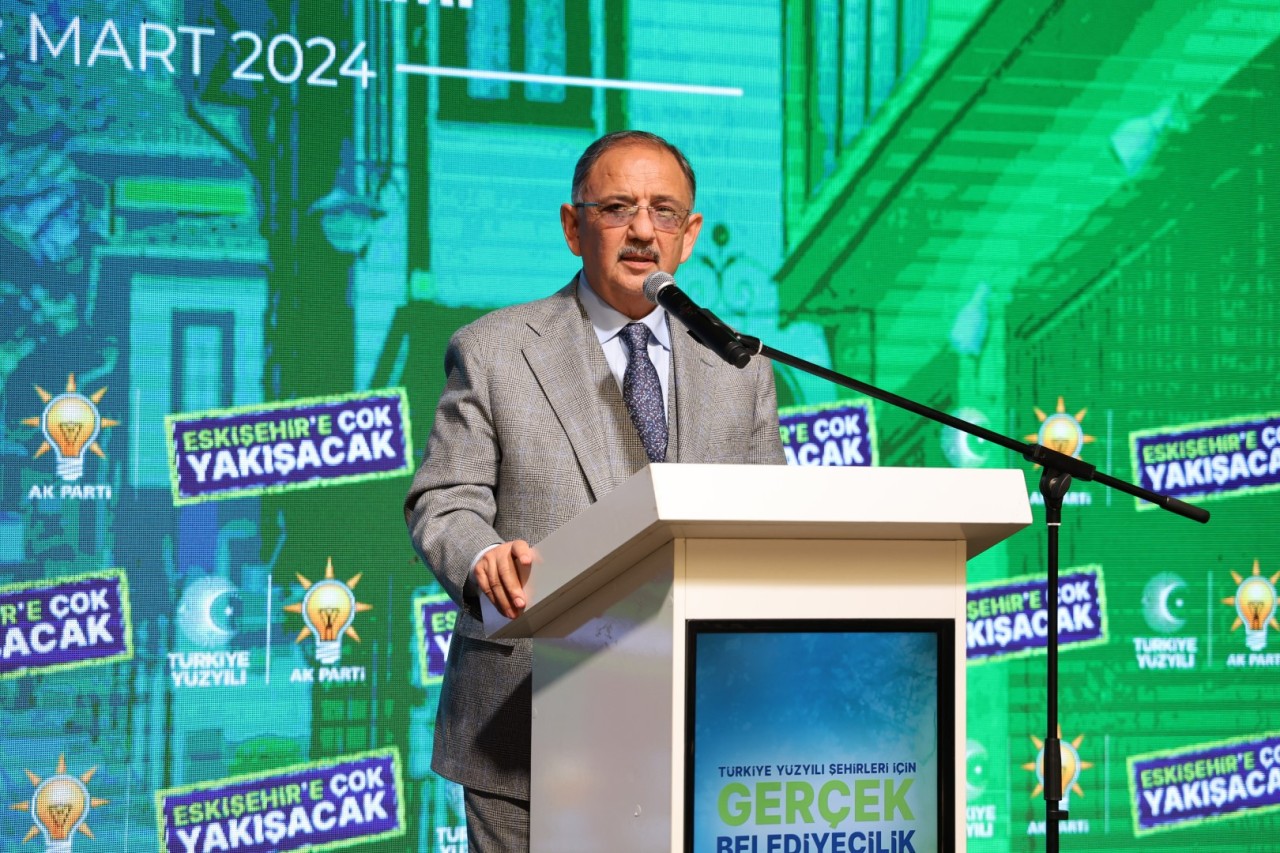 Bakan Özhaseki: "Deprem bölgesinde bu ayın sonuna kadar 30 bin konutu daha dağıtacağız"