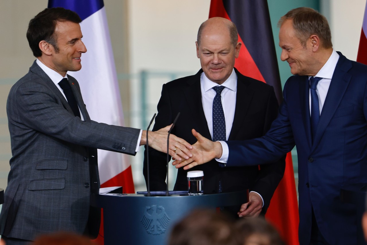 Weimar Üçlüsü Ukrayna'ya Destek Sözü Verdi! Scholz: "Rusya ile Savaşta Değiliz!"