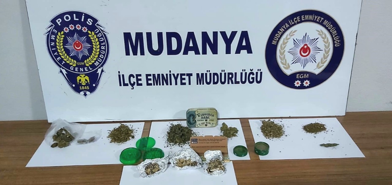 Uyuşturucu Tacirine Polis Baskını: Tehlikeli "Sihirli Mantar" Ele Geçirildi