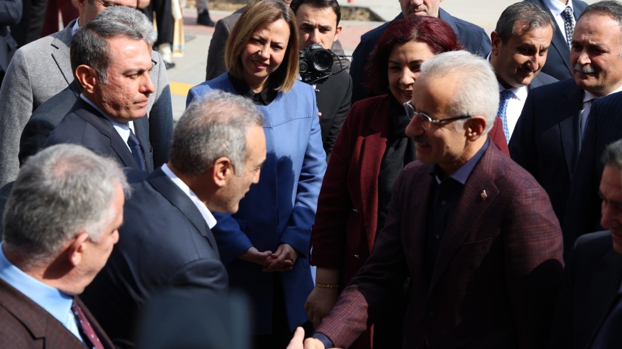 Bakan Uraloğlu Kırşehir'de: Çevre Yolu ve Kapadokya Havaalanı Bağlantı Müjdesi