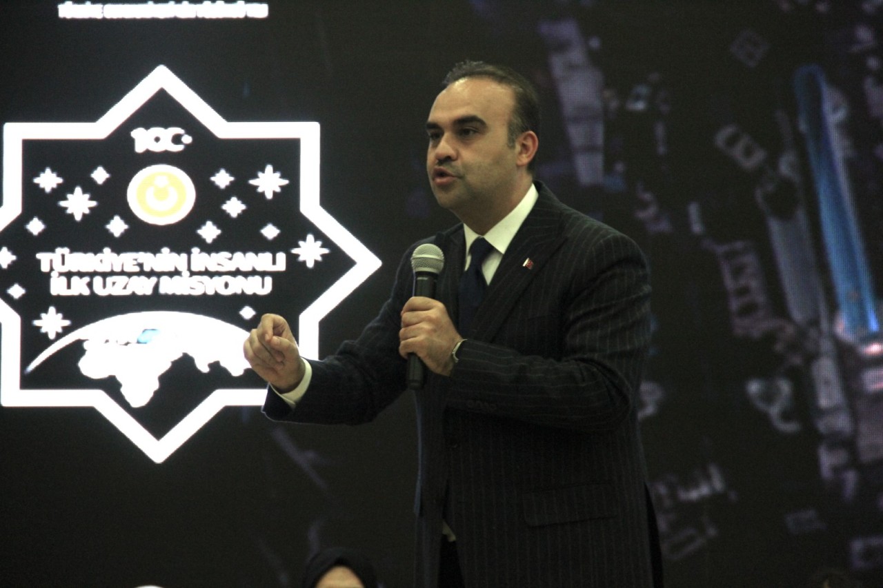 Bakan Kacır'dan Uzay Müjdesi: Türkiye Yeni Uluslararası Uzay İstasyonu Projelerinde Yer Alacak