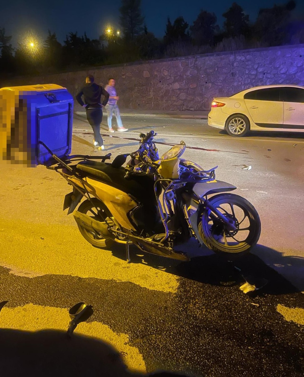 Motosiklet ve Otomobil Kafa Kafaya Çarpıştı: 1 Ölü,  1 Yaralı