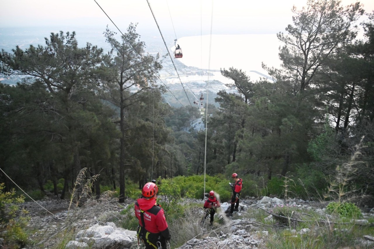 Antalya'da Teleferik Kabini Düştü! 1 Ölü,  10 Yaralı! Kurtarma Çalışmaları Devam Ediyor!