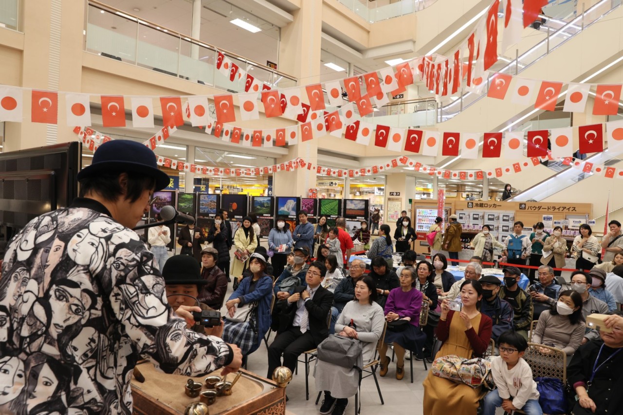 Tokyo'da Türk Kültürü Şöleni: 100. Yıl Festivali Kapılarını Açtı!