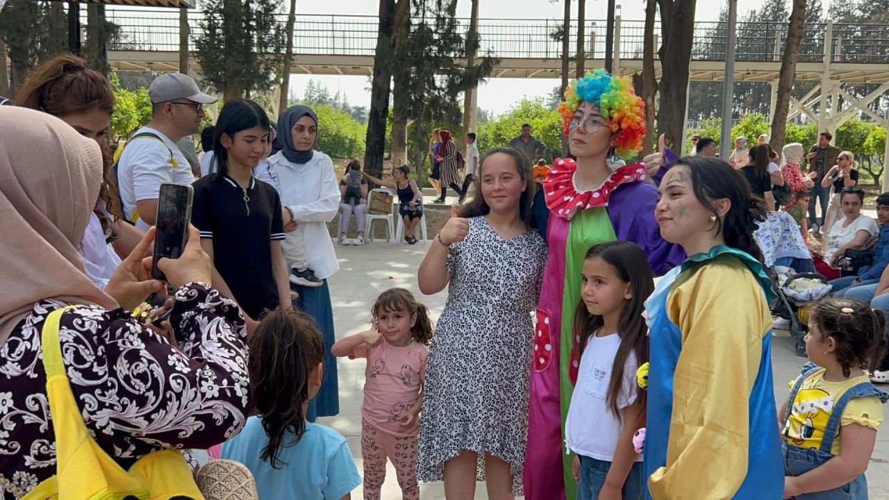 Depremzede Çocuklar Ziraat Parkta 23 Nisan'ı Kutladı