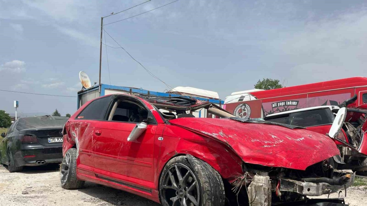 Eskişehir'de Trafik Kazası: Araç Hurdaya Dönüştü