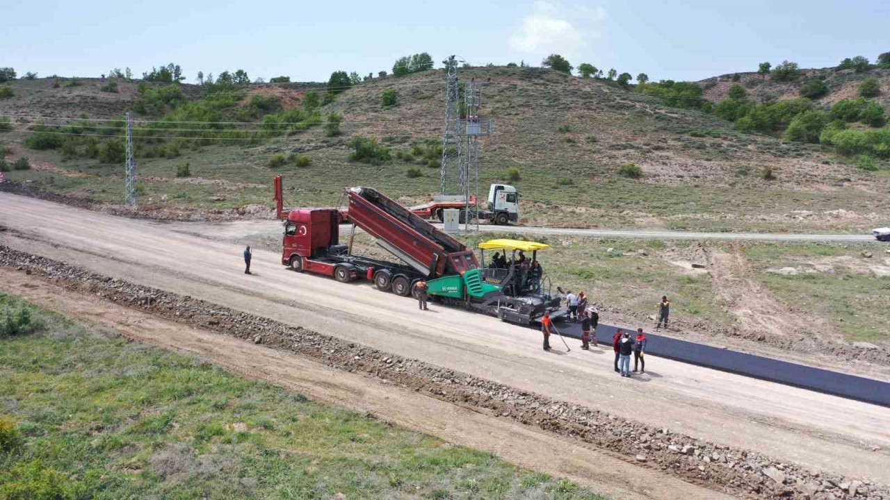 Kayseri Büyükşehir'den Pınarbaşı'na 40 Milyon TL'lik Yol Yatırımı