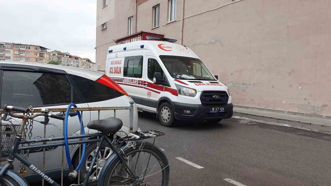 Kayseri'de Balkondan Düşen Kadın Ağır Yaralandı