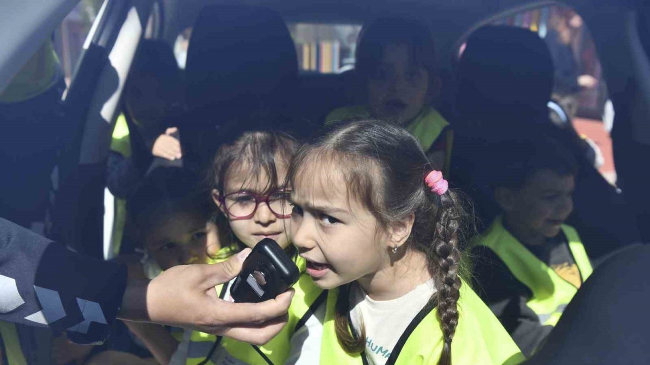 Minik Eller,  Büyük Bilinç: Engelsiz Çocuklar Trafik Kurallarını Öğrendi!