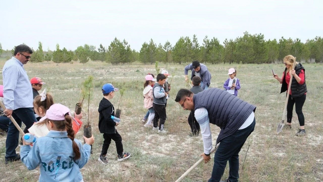 İlkokul Öğrencileri Erozyonla Mücadelede Görev Başında!