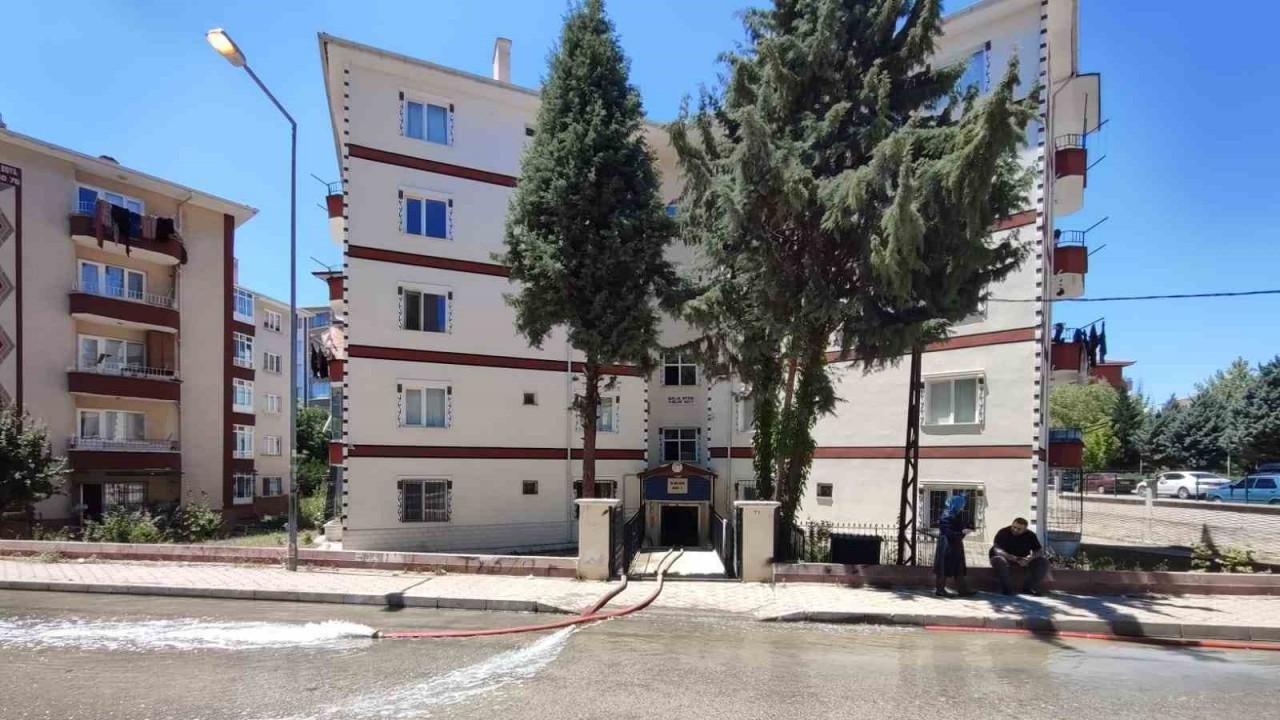 Ankara'da Sel Felaketi: Evler Sular Altında,  Tahliye Çalışmaları Devam Ediyor!