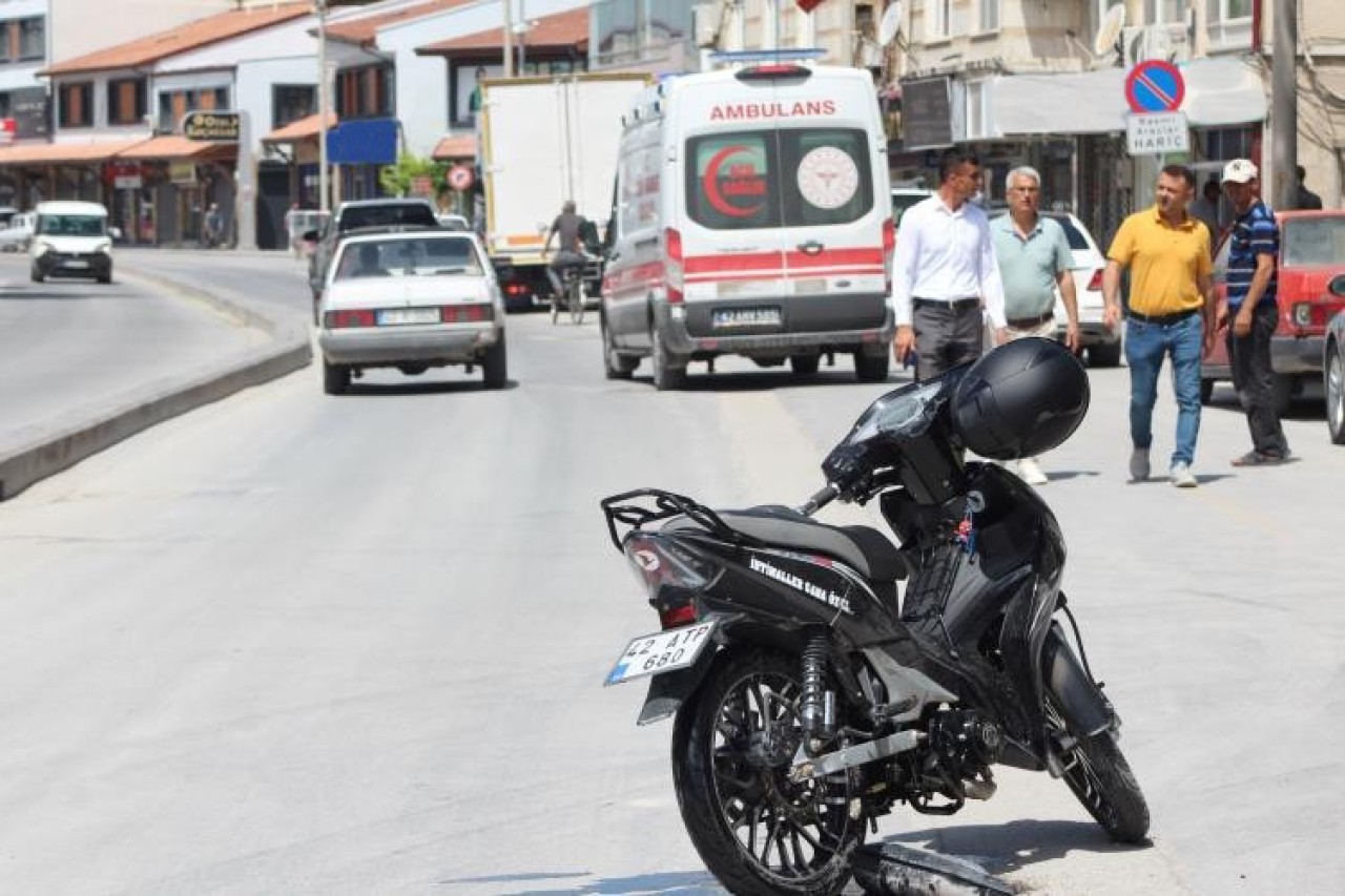 Karapınar'da Trafik Faciası: Motosiklet Sürücüsü Yaralı!