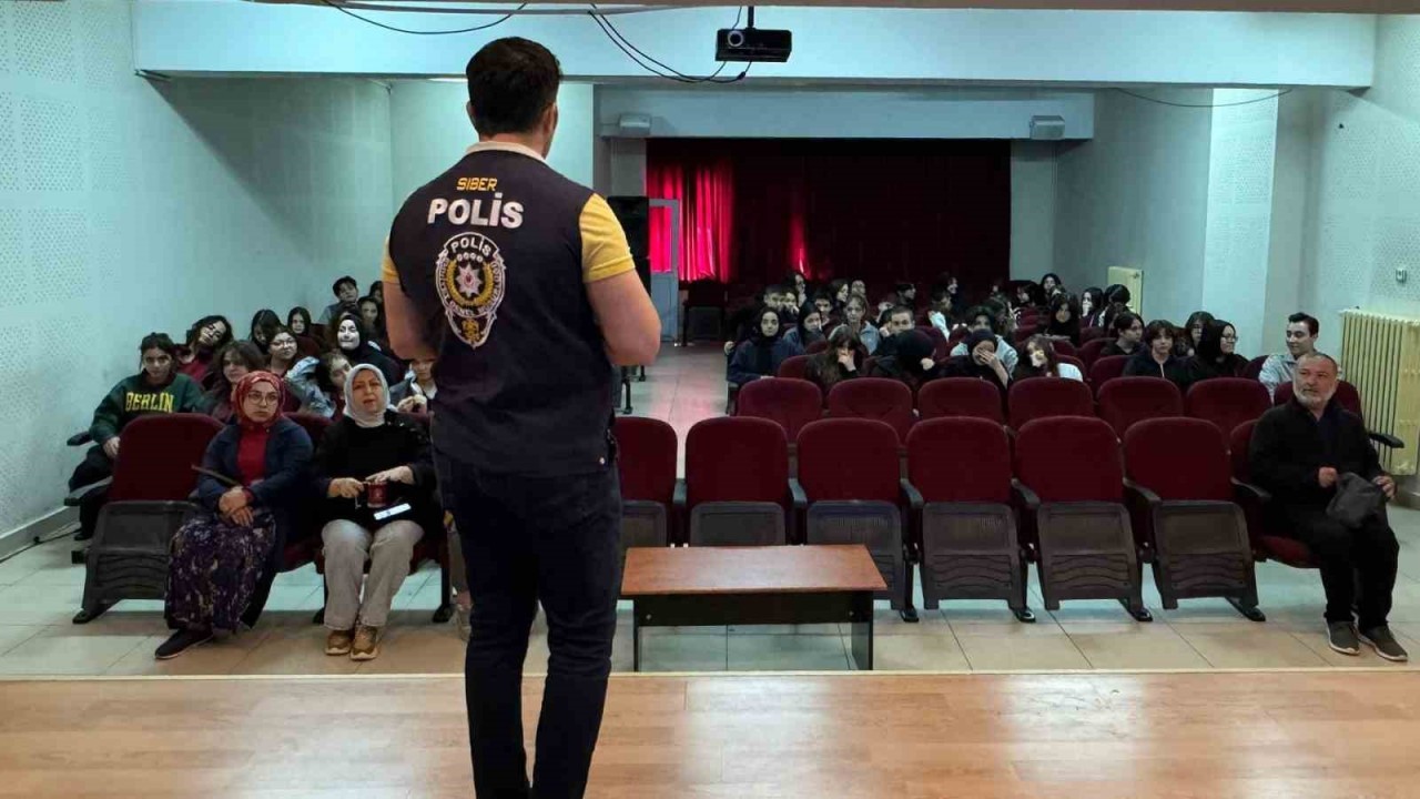 Kırıkkale Emniyeti Siber Zorbalıkla Mücadelede Öğrencilere Destek Oluyor!