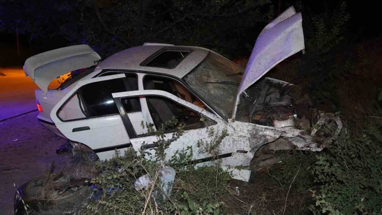 Kırıkkale'de Takla Atan Otomobil Hurdaya Döndü: 2 Yaralı