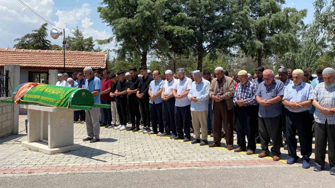Konya'da Evine Saldırıda Öldürülen 4 Çocuk Annesi Son Yolculuğuna Uğurlandı