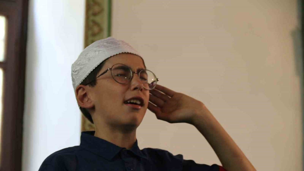 14 Yaşında Ezanıyla Kalpleri Fethetti