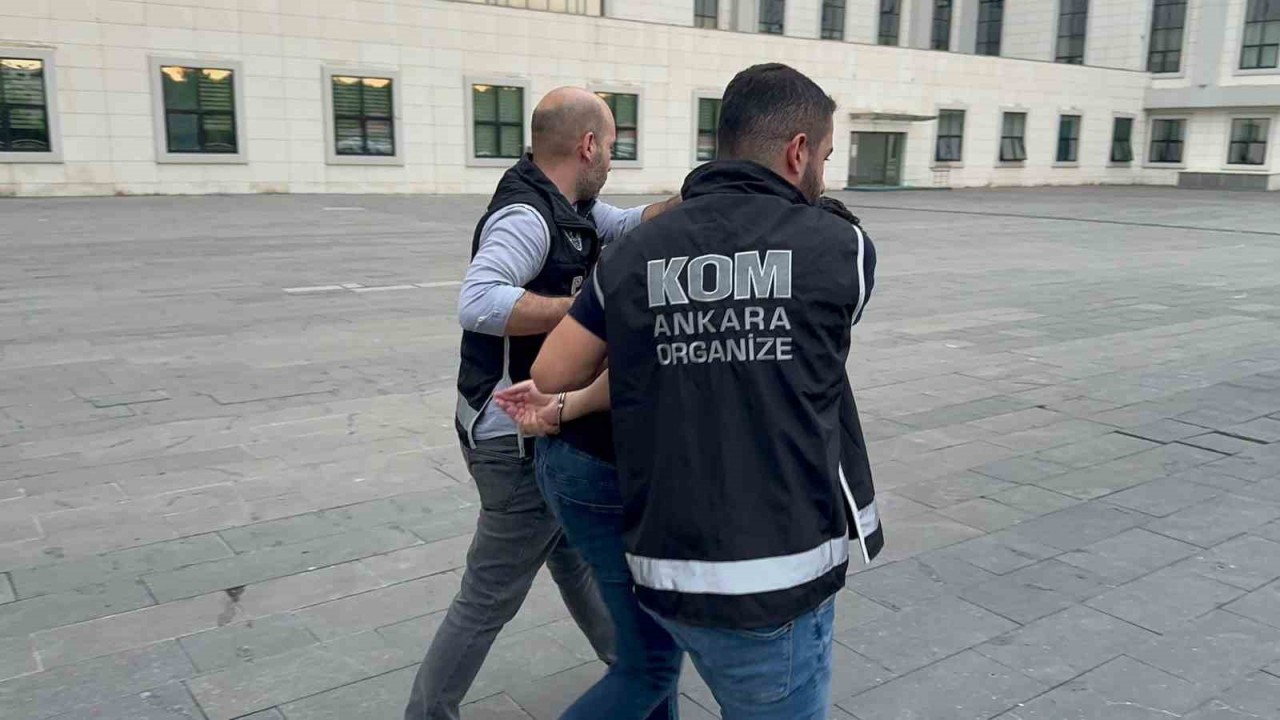 7 Yıldır Aranan Fetöcü Gizli Bölmede Yakalandı