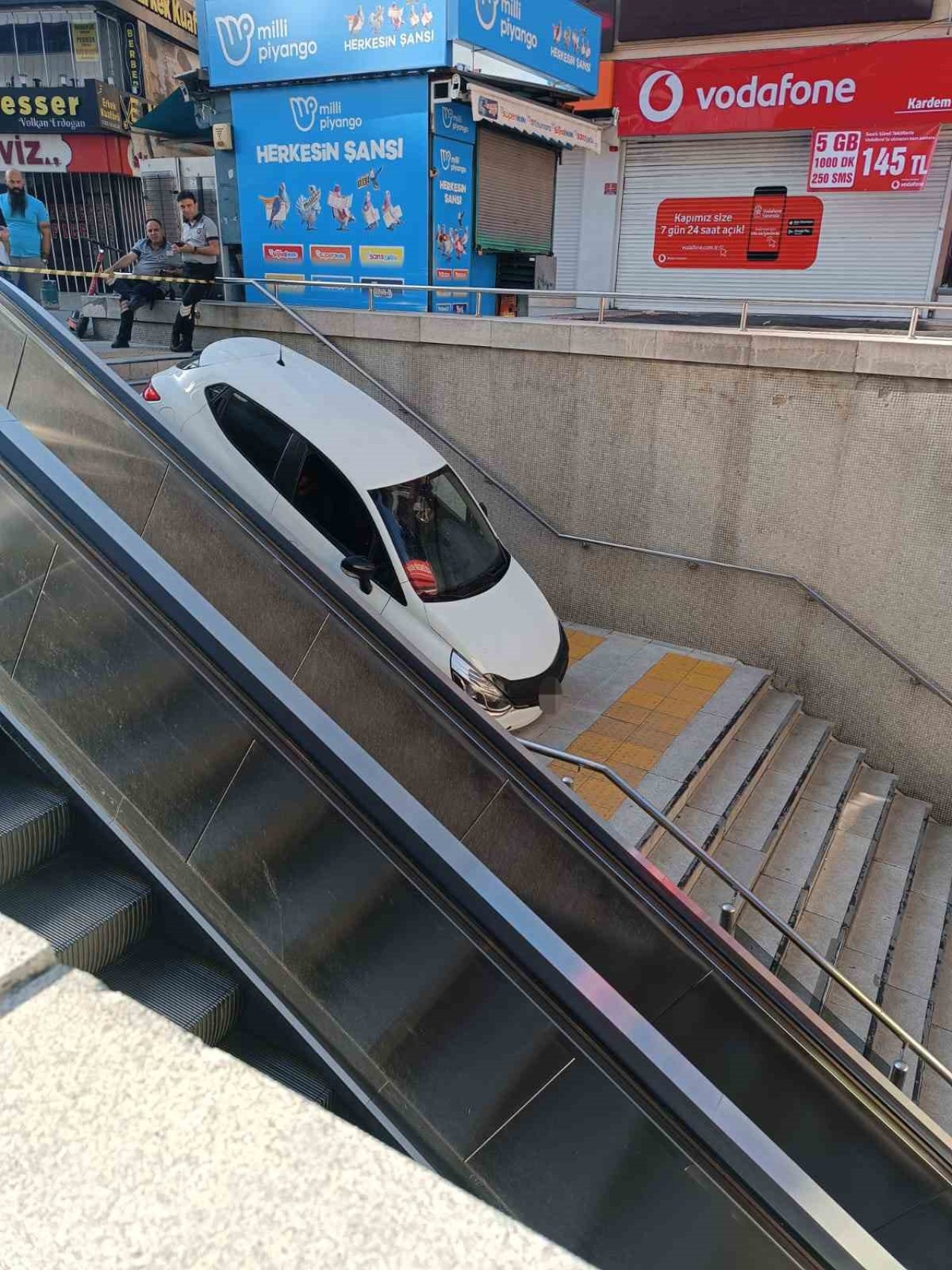 Ankara Kızılay Metro İstasyonunda Korkulu Anlar