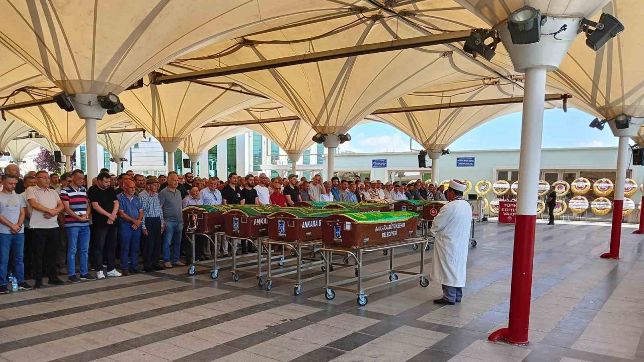 Canlı Yayında Kendisini Vuran Adam Son Yolculuğuna Uğurlandı