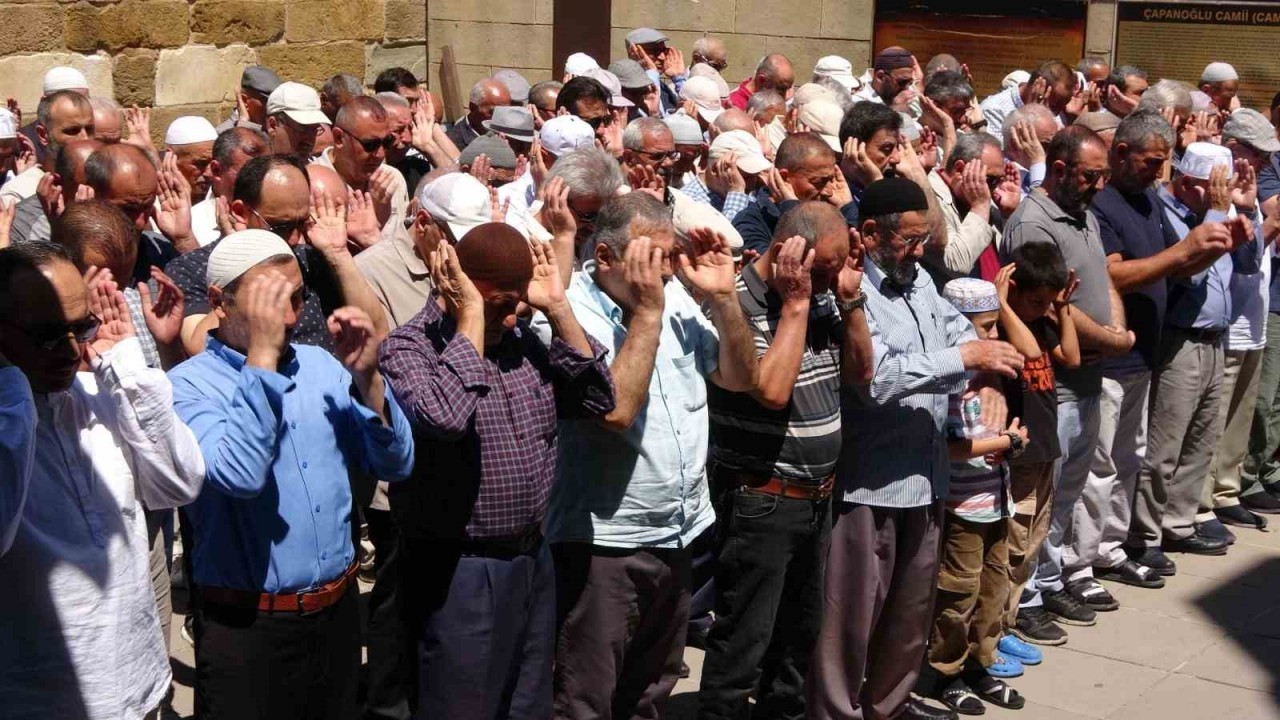 Hamas Lideri İçin Gıyabi Cenaze Namazı Kılındı