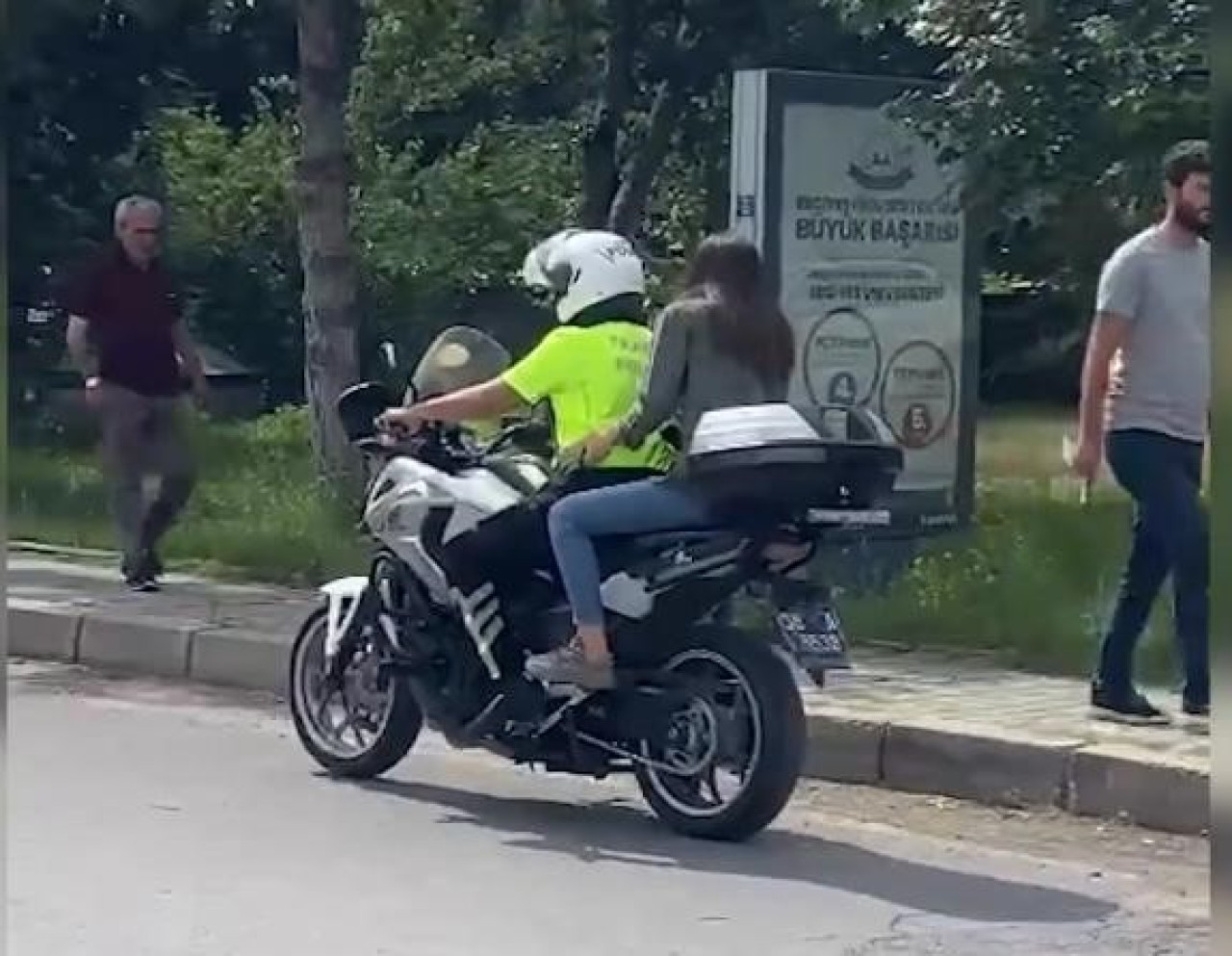 Polisler KPSS Adaylarını Sınava Yetiştirdi