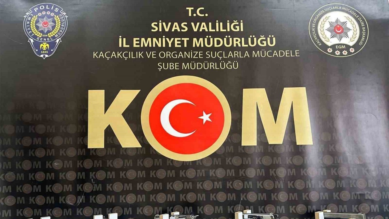 Sivas'ta Kaçak Tabanca Operasyonu: 6 Tabanca Ele Geçirildi,  7 Kişi Gözaltında!