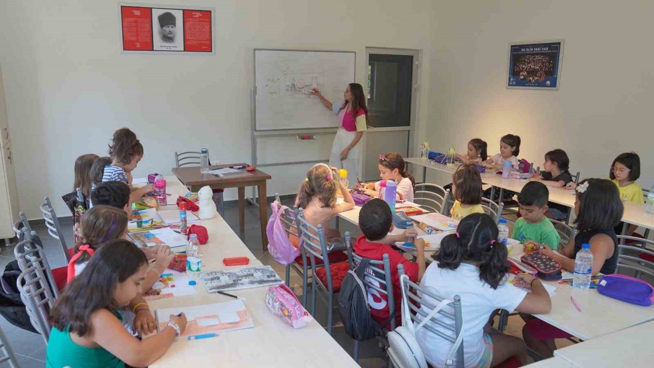 Tepebaşı'nda Yaz Dönemi Çocuk Kursları Eğlenceyle Devam Ediyor!