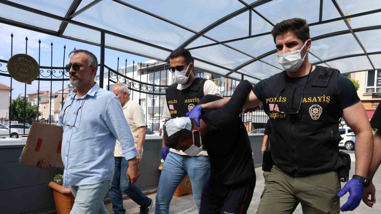 Uyuşturucu Operasyonu Kabusa Dönüştü: Polis Memuru Hayat Mücadelesi Veriyor