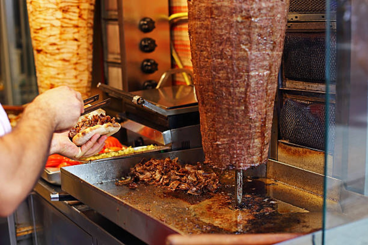 Almanya Gıda ve Tarım Bakanı Cem Özdemir: Döner Kebap Almanya'ya Aittir