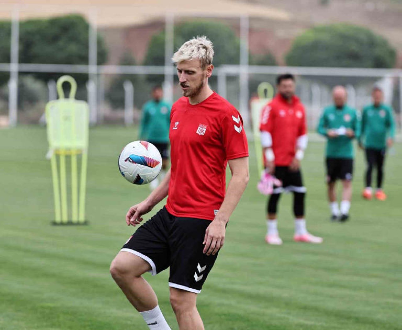 Sivasspor'un Yıldızından İlk Açıklama Geldi