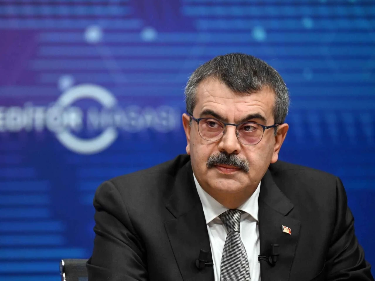Milli Eğitim Bakanı Yusuf Tekin’den Sosyal Medya Üzerine Açıklama