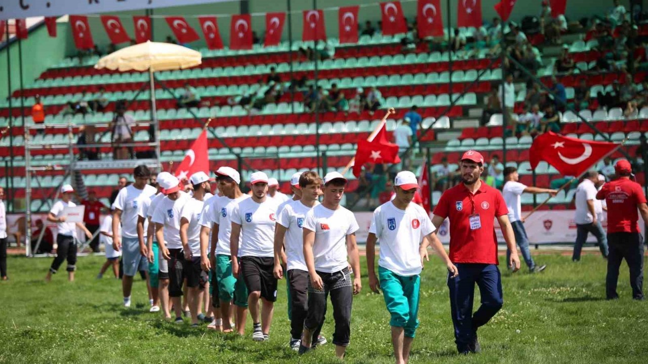 Ankara'da 1. Geleneksel Taha Akgül Karakucak Güreşleri Başladı