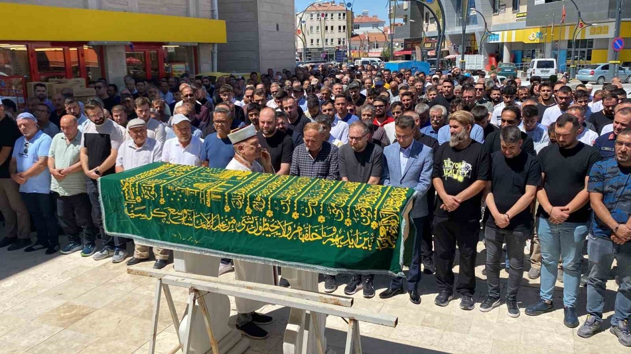 Konya'da Asansör Boşluğuna Düşerek Hayatını Kaybeden Genç,  Son Yolculuğuna Uğurlandı