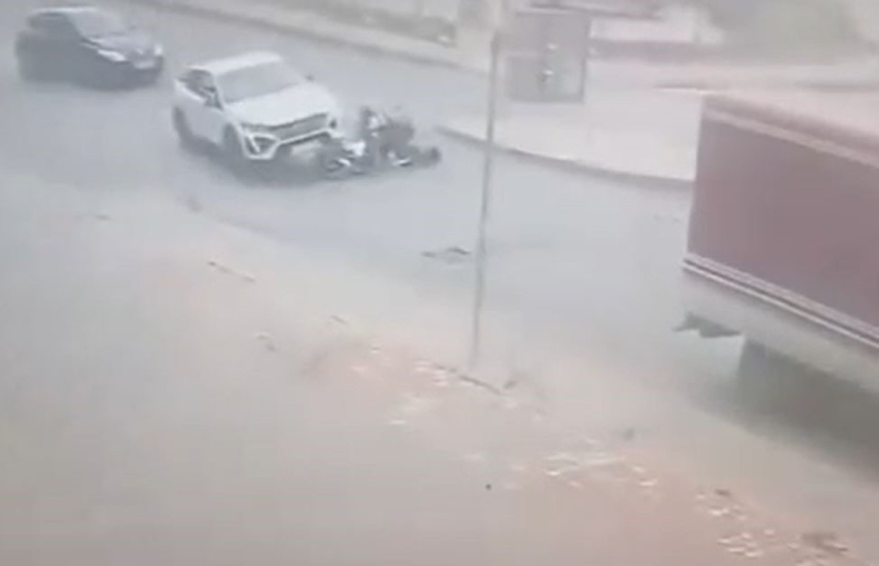 Başakşehir'de Yol Tartışması Kanlı Bitti: Otomobil Motosikletlileri Ezdi