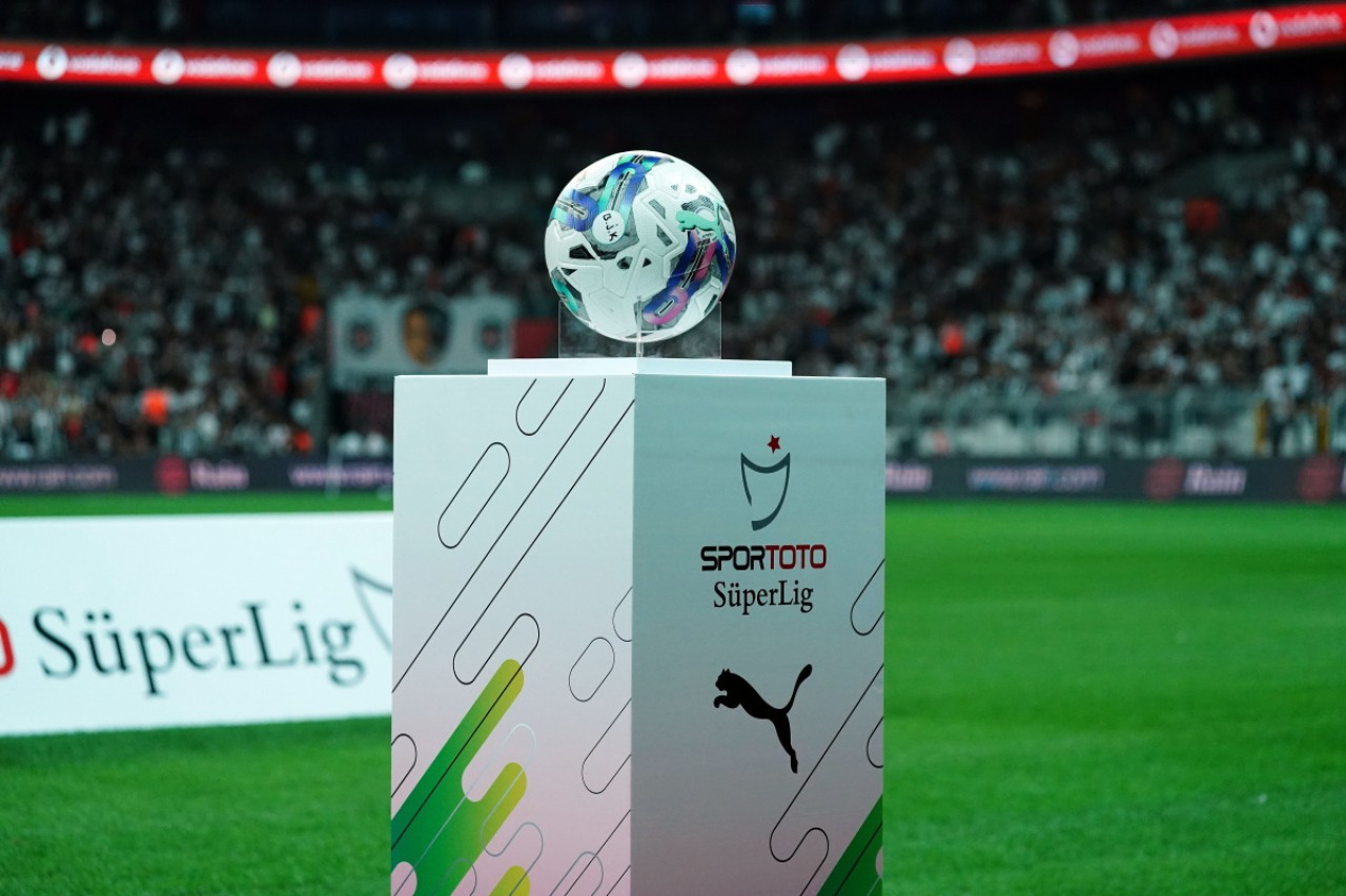Türkiye’de Transfer'de Son 24 Saat : Son Dakika Gelişmeleri Merakla Bekleniyor