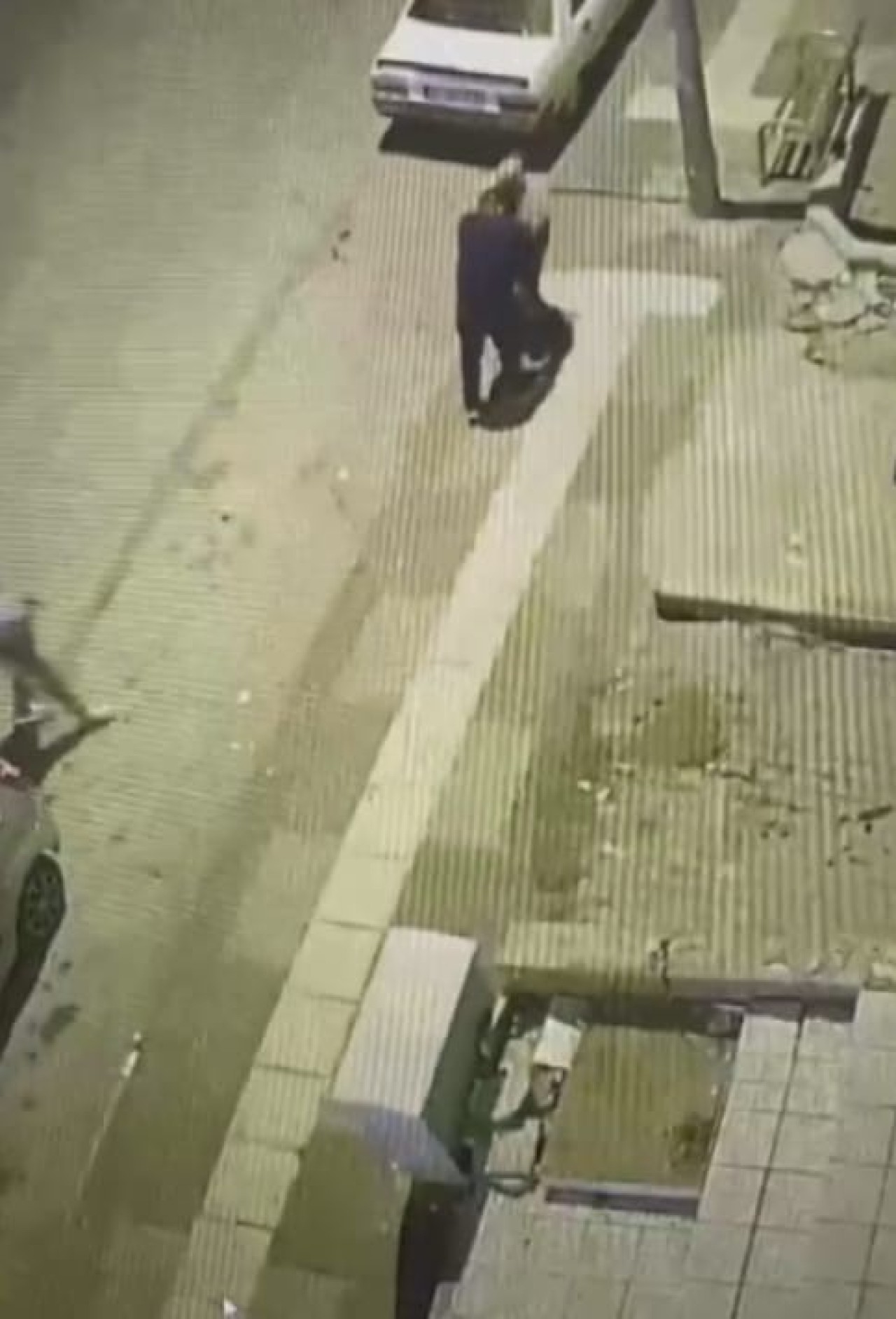 Ankara’da Sürücüden Yaya’ya Şok Saldırı: Güvenlik Kamerasında Anbean Görüntülendi
