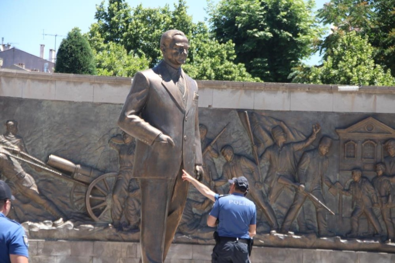 Kayseri’de Atatürk Anıtı'na Saldırı: Dayı ve Yeğen 4 Yıl 4 Ay Ceza Aldı