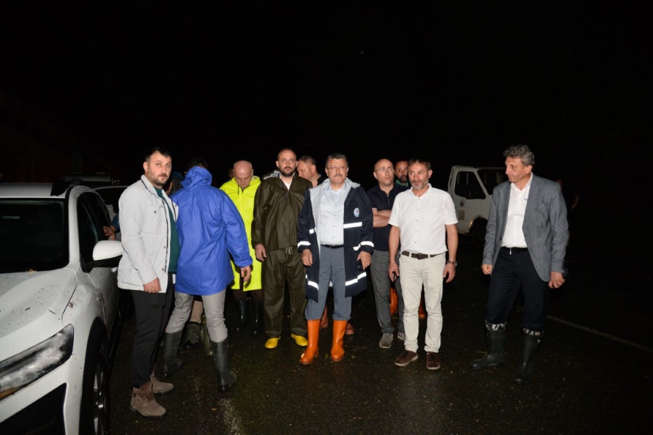 Trabzon'da Hayat Durma Noktasına Geldi:3 İlçe Sular Altında