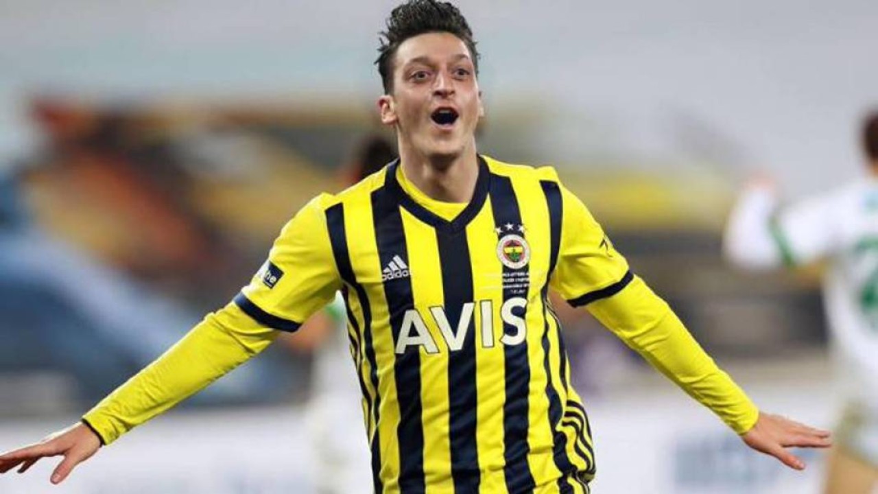Mesut Özil ve Erenköy Cemaati: Cami Temizliğinin Arkasındakiler