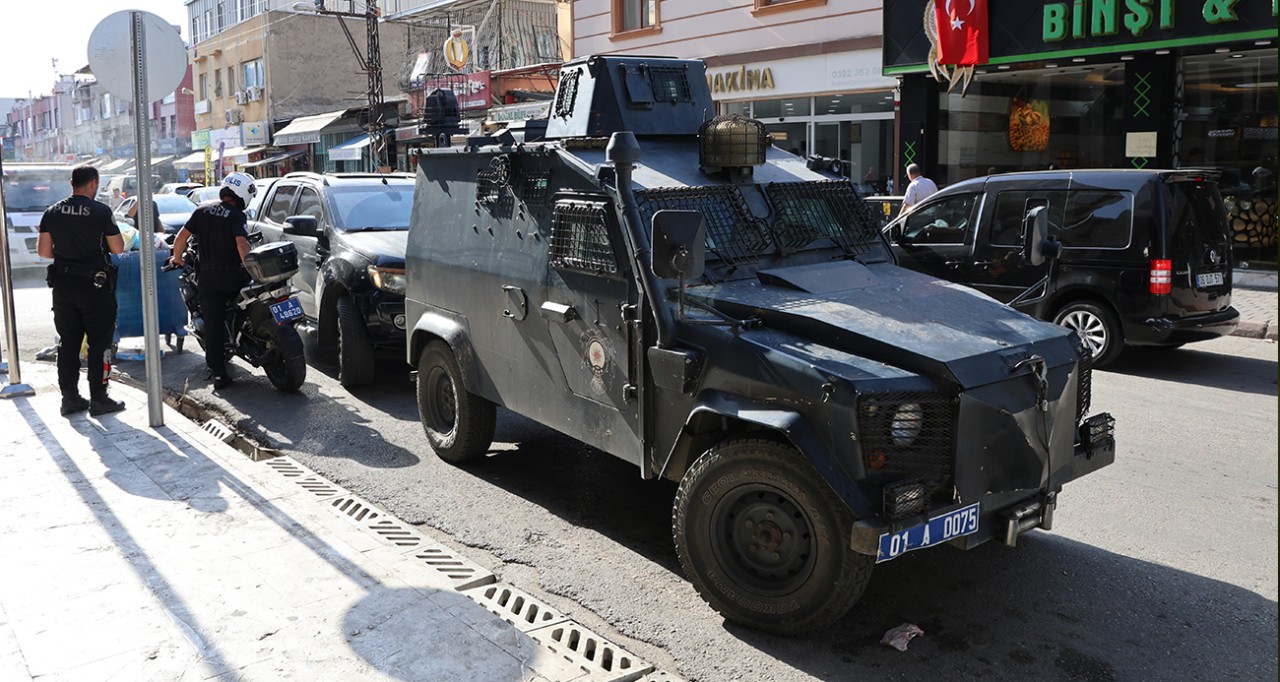 Adana'da Kent Merkezinde El Bombası Bulundu