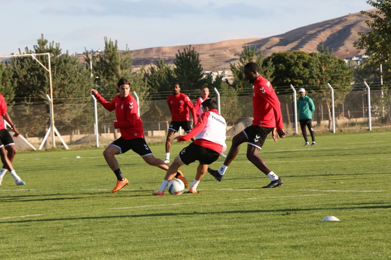 Sivasspor'un Aklı Göztepe Deplasmanında