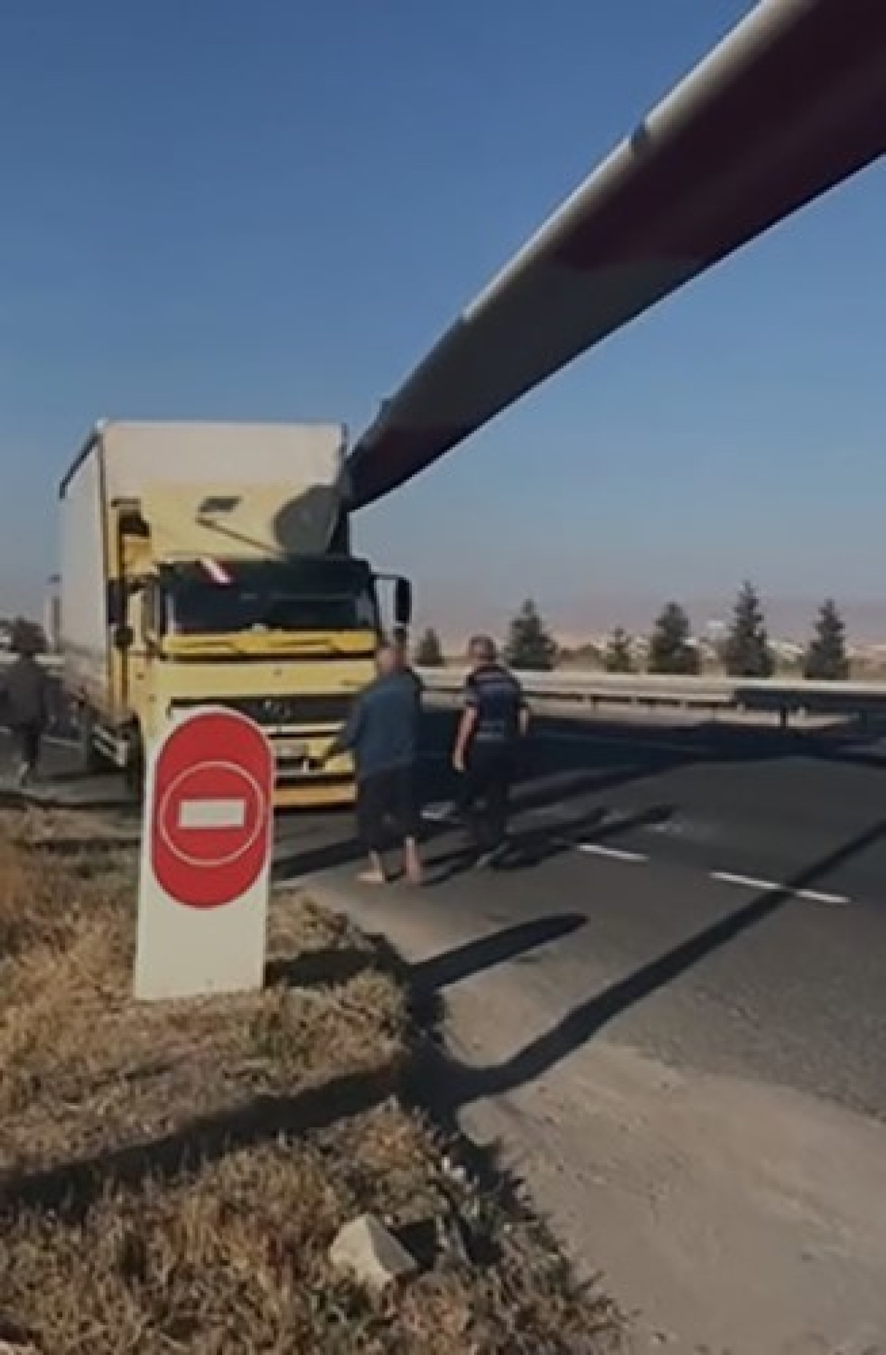 Ankara-Polatlı Yolunda Tır ile Kamyon Çarpıştı: Şans Eseri Yaralı Yok