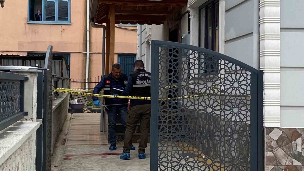 İzmit’te Daire Penceresinden Düşen Kadın Ağır Yaralandı