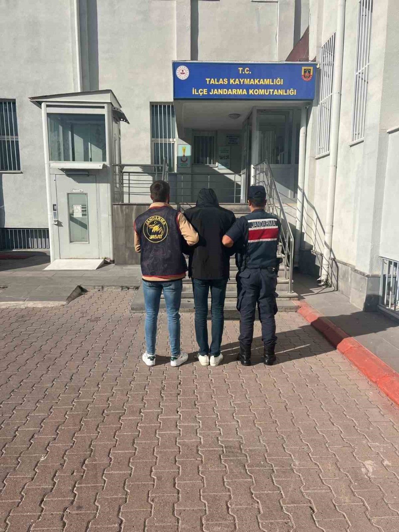 Kayseri'de Aranan Şahıs Jandarma Tarafından Yakalandı