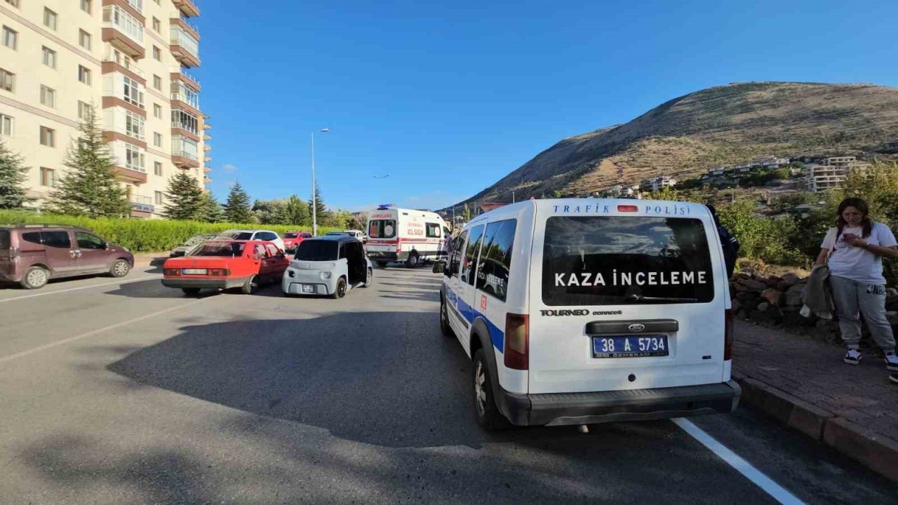 Kayseri’de Mini Araç,  Yaşlı Adamı Ağır Yaraladı