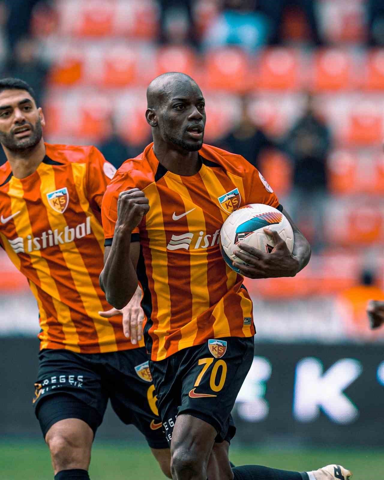 Kayserispor'un Portekizli Yıldızı Boa Morte Parladı!