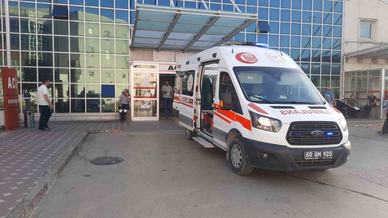 Tokat’ta Feci Kaza: İkiye Ayrılan Otomobilde 2 Kişi Hayatını Kaybetti